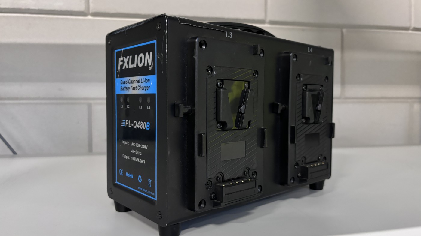 FXLion FX-PLQ480B V-Lock Quad Quick Charger